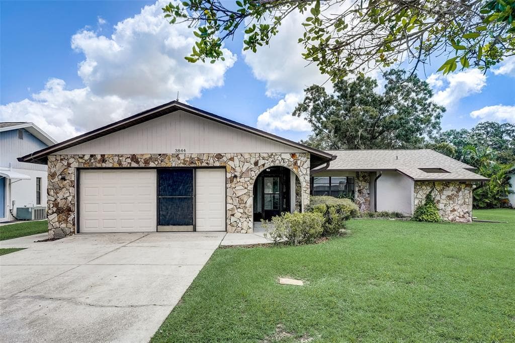 3844 THORNBUSH LANE NEW PORT RICHEY, FL 34655