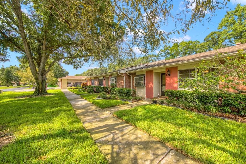2264 LARK CIRCLE W UNIT C PALM HARBOR, FL 34684