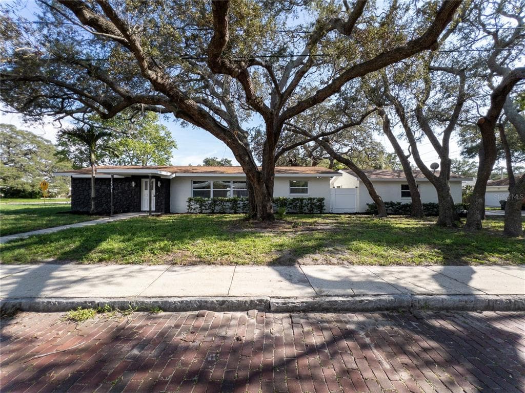 501 RIDGE ROAD SW LARGO, FL 33770