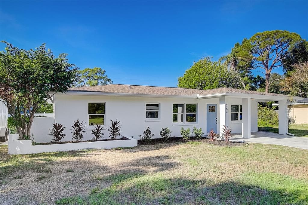 754 BAY VISTA BOULEVARD S ST PETERSBURG, FL 33705