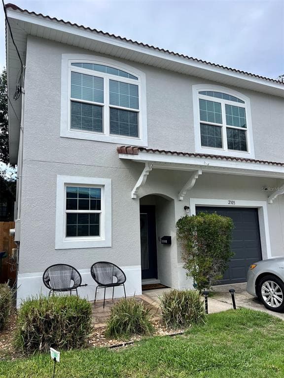 2103 W DE LEON STREET TAMPA, FL 33606