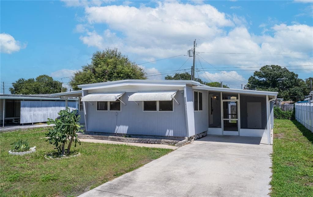 5273 YELLOW PINE STREET N ST PETERSBURG, FL 33709