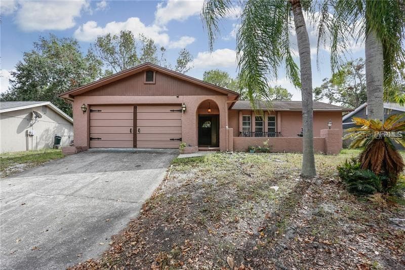1315 CROSSBOW LANE TARPON SPRINGS, FL 34689