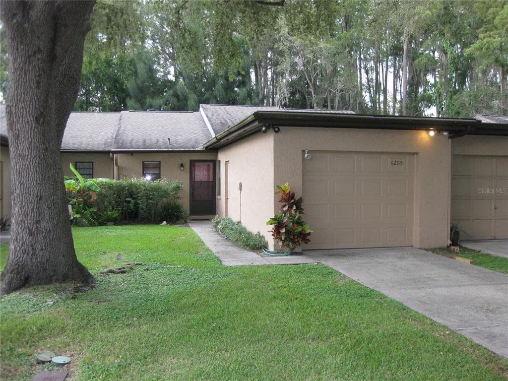 6205 AMARETTO LANE UNIT 6205 TAMPA, FL 33634