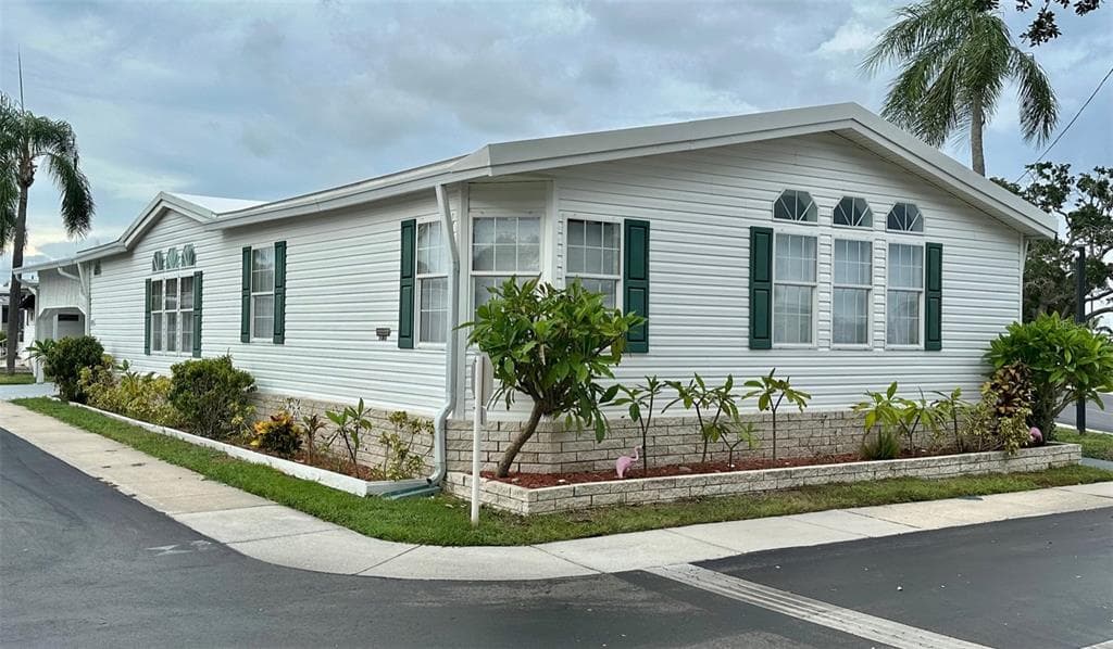 11015 102ND STREET UNIT 156 LARGO, FL 33773