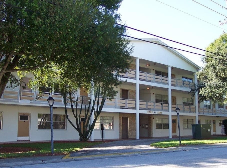 911 WASHINGTON AVENUE UNIT 305 LARGO, FL 33770