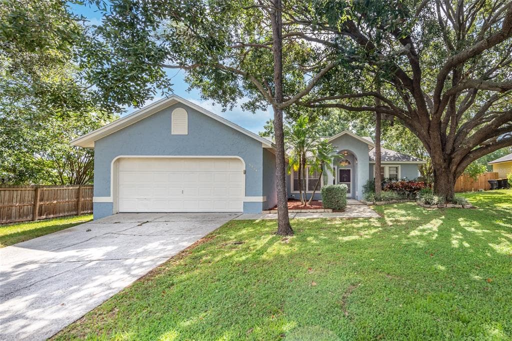 5204 SAINT LUCIA DRIVE LAKELAND, FL 33812