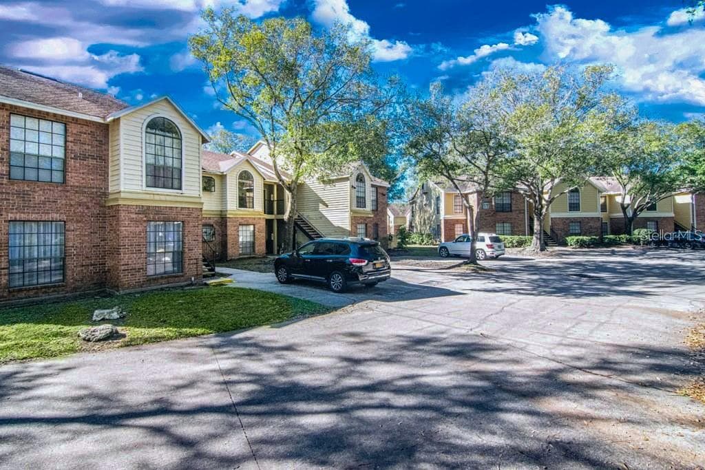8702 MALLARD RESERVE DRIVE UNIT 102 TAMPA, FL 33614