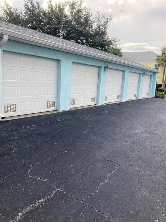 B10 COQUINA KEY DRIVE SE UNIT B-10 garage ST PETERSBURG, FL 33705