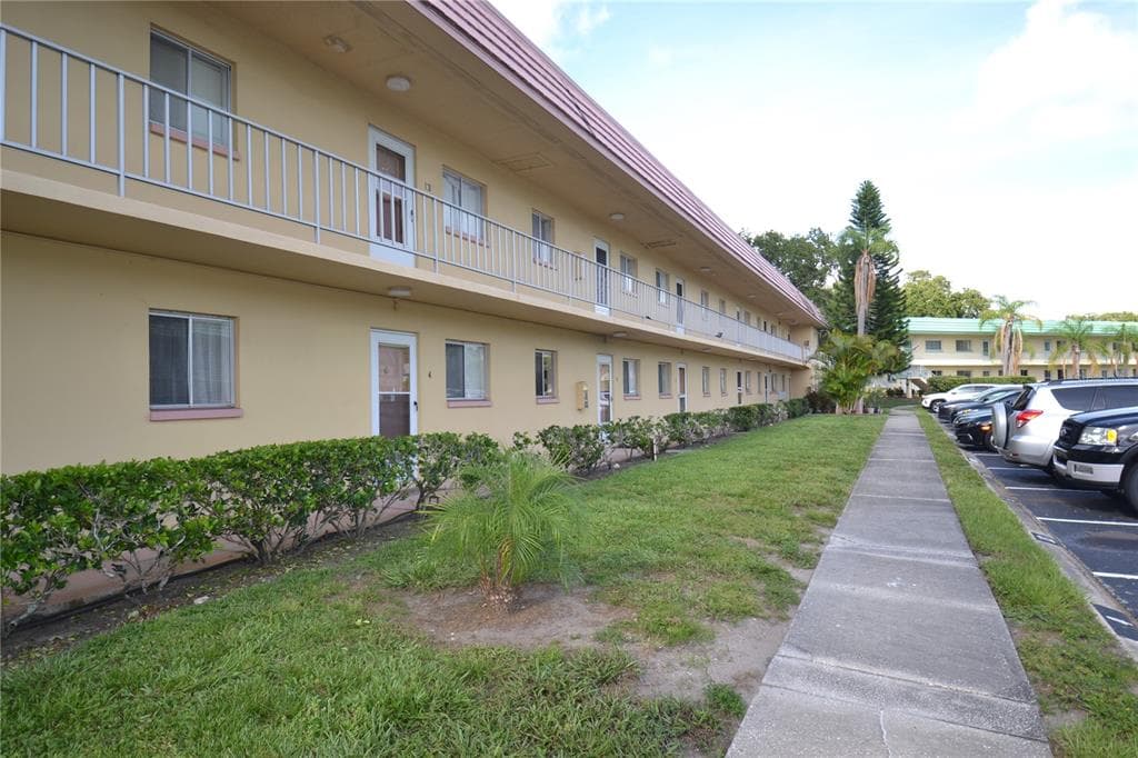 2003 GREENBRIAR BOULEVARD UNIT 3 CLEARWATER, FL 33763