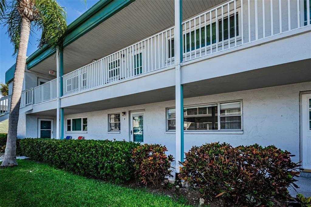 5286 81ST STREET N UNIT 2 ST PETERSBURG, FL 33709