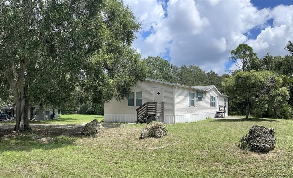 9118 SYMMES ROAD GIBSONTON, FL 33534
