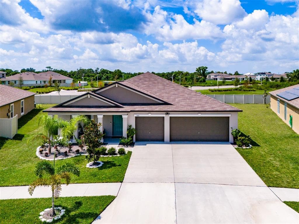 5461 LESLIE CANYON DRIVE WIMAUMA, FL 33598