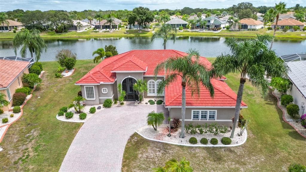 1125 SIGNATURE DRIVE SUN CITY CENTER, FL 33573