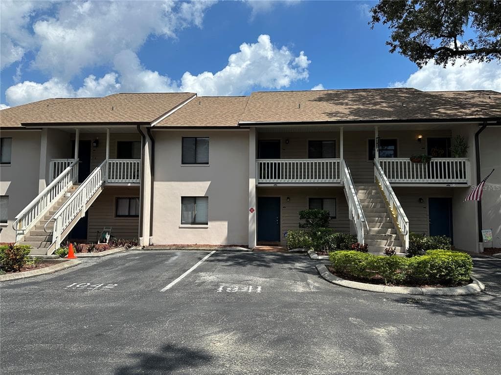 3713 CHAMPAGNE DRIVE UNIT 115 TAMPA, FL 33618