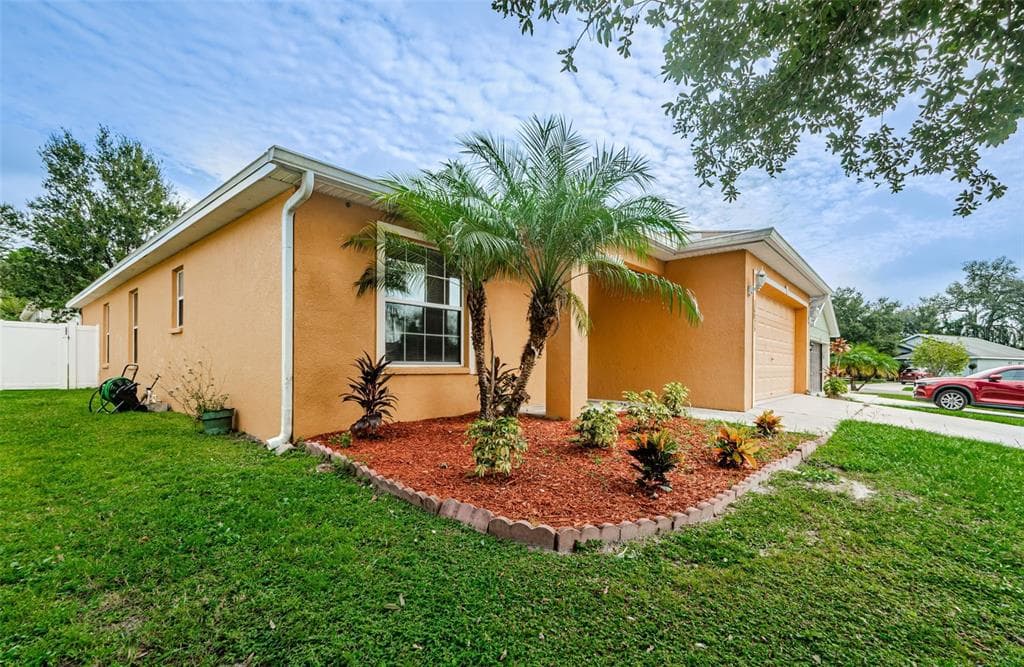 36035 LAGUNA HILLS CIRCLE ZEPHYRHILLS, FL 33541