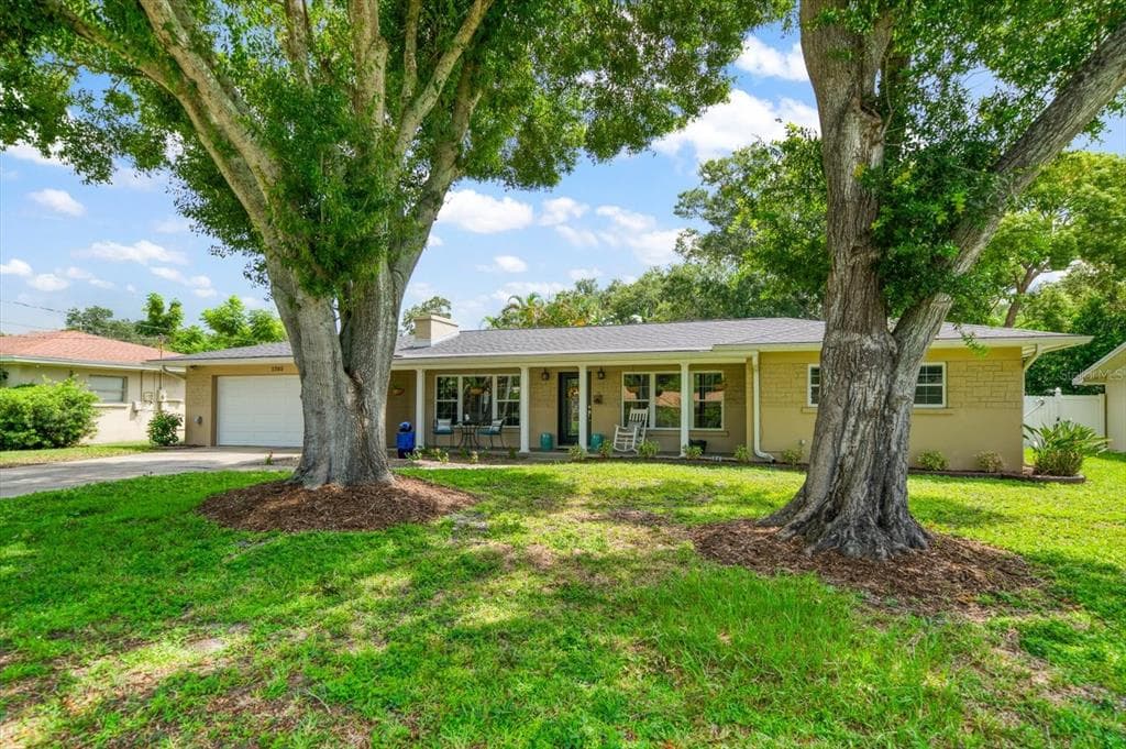 1305 LAUREL DR CLEARWATER, FL 33756