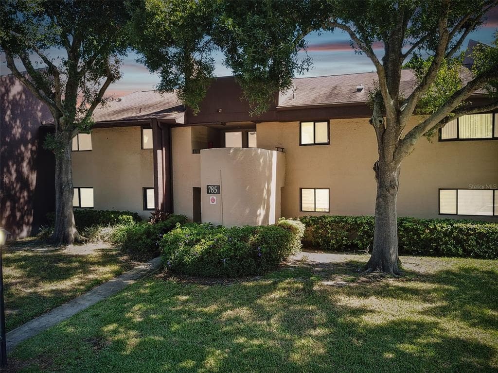 785 S VILLAGE DRIVE N UNIT 104 ST PETERSBURG, FL 33716