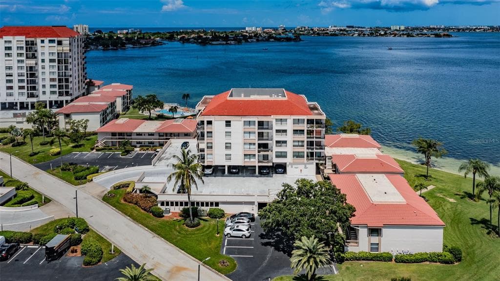 6211 SUN BOULEVARD UNIT 209 ST PETERSBURG, FL 33715