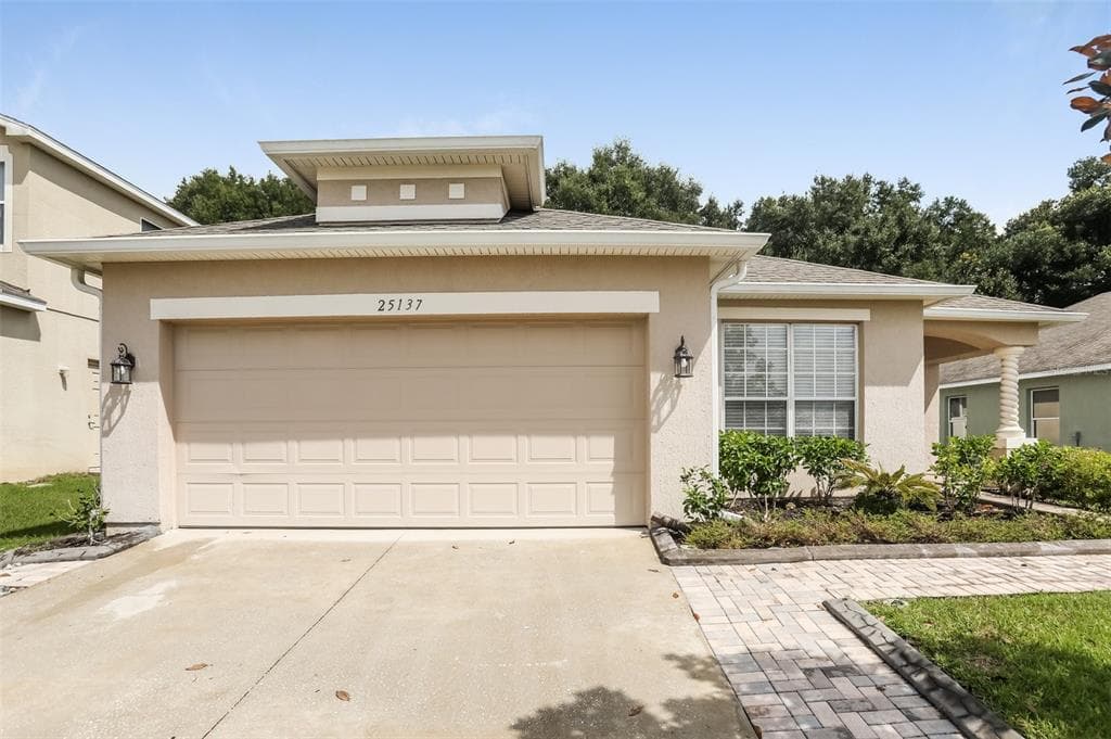 25137 CHIPSHOT COURT SORRENTO, FL 32776