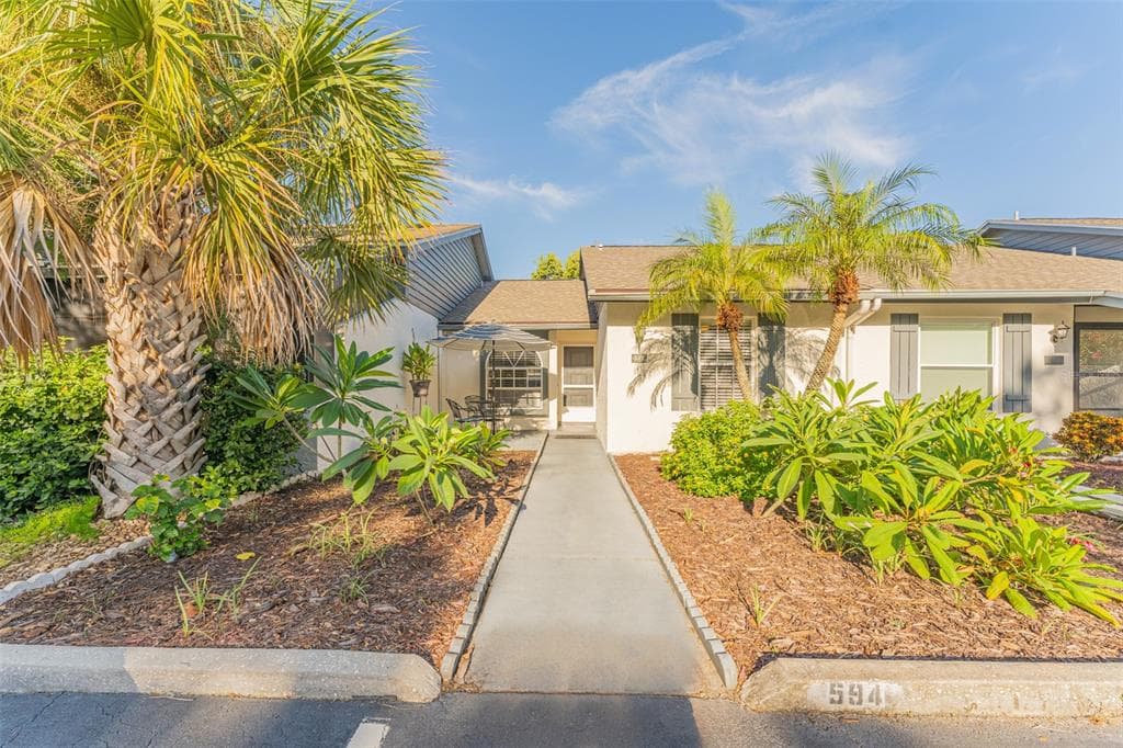 594 RODEO DRIVE LARGO, FL 33771