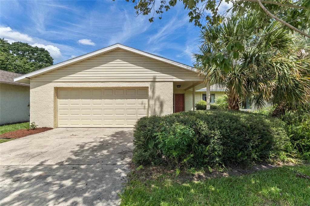 10001 GRENDON LANE ORLANDO, FL 32821