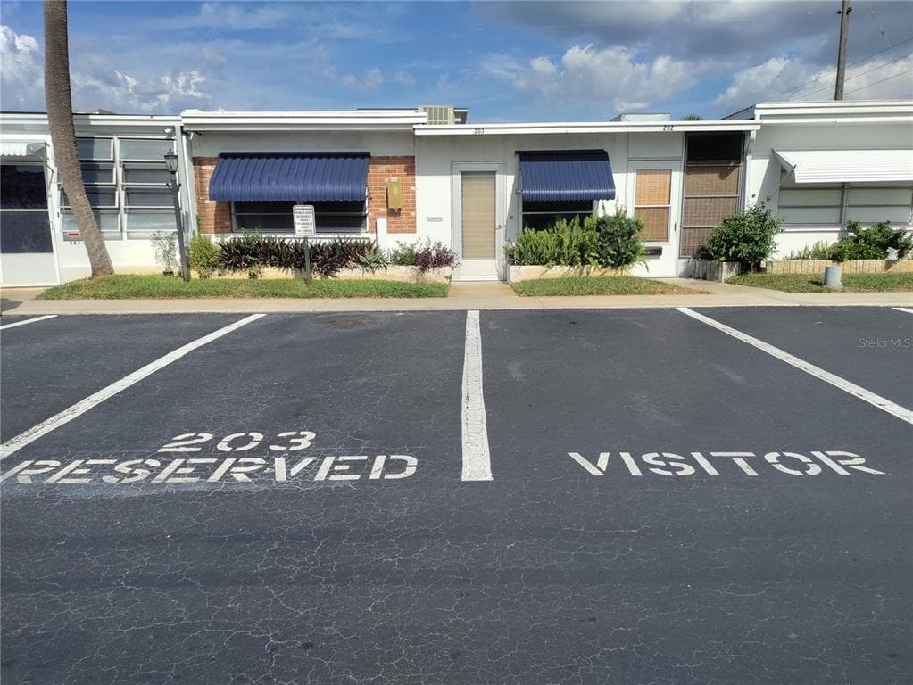 250 ROSERY ROAD NW UNIT 203 LARGO, FL 33770
