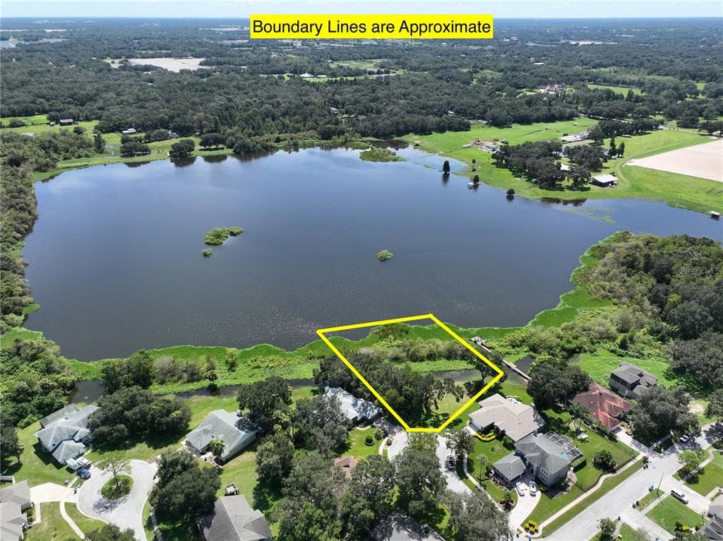 705 COVINGTON COURT SEFFNER, FL 33584