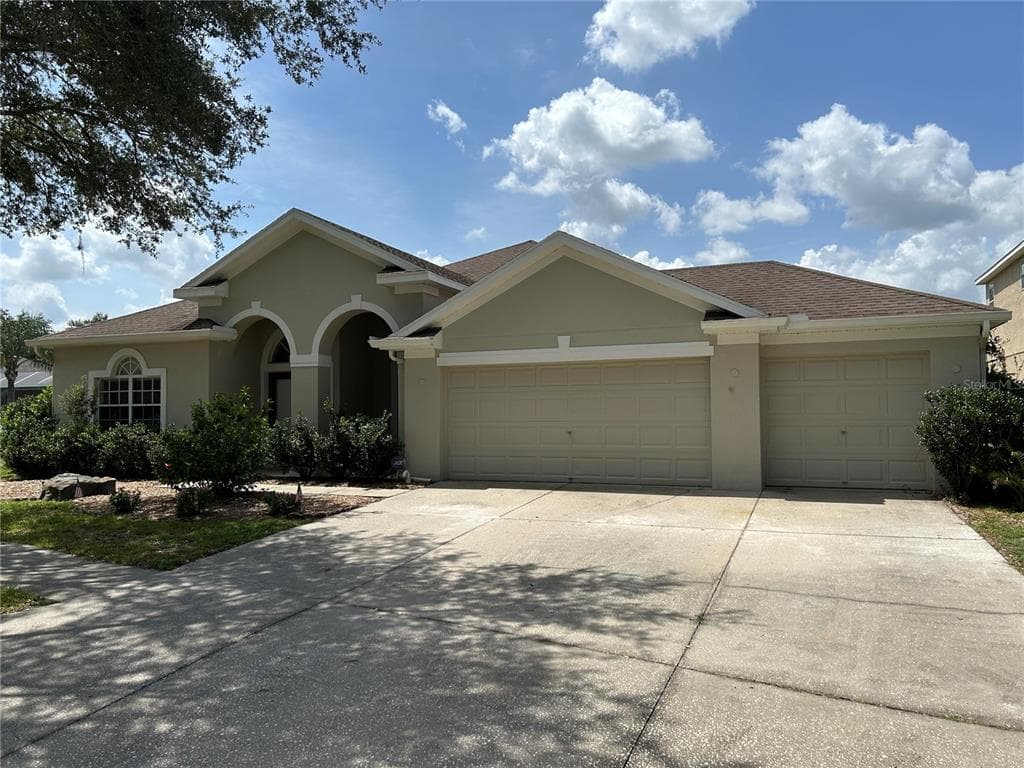 203 BON VIE PLACE VALRICO, FL 33594