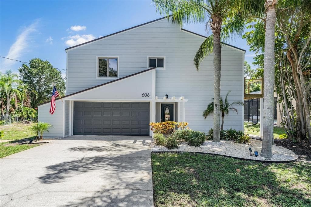 606 N MAYO STREET CRYSTAL BEACH, FL 34681