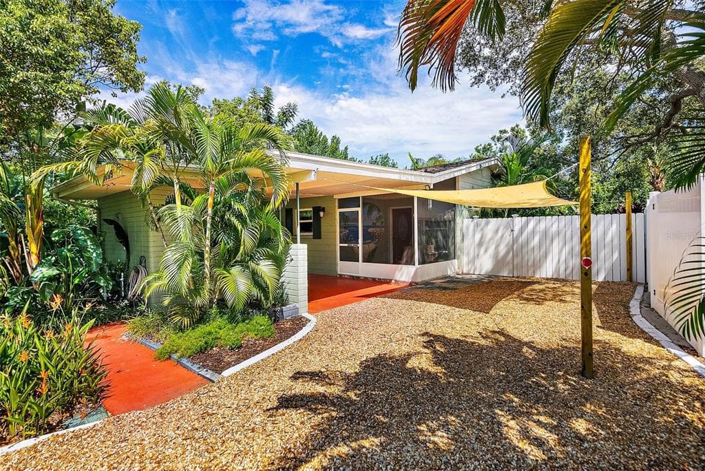 10579 54TH AVENUE N ST PETERSBURG, FL 33708