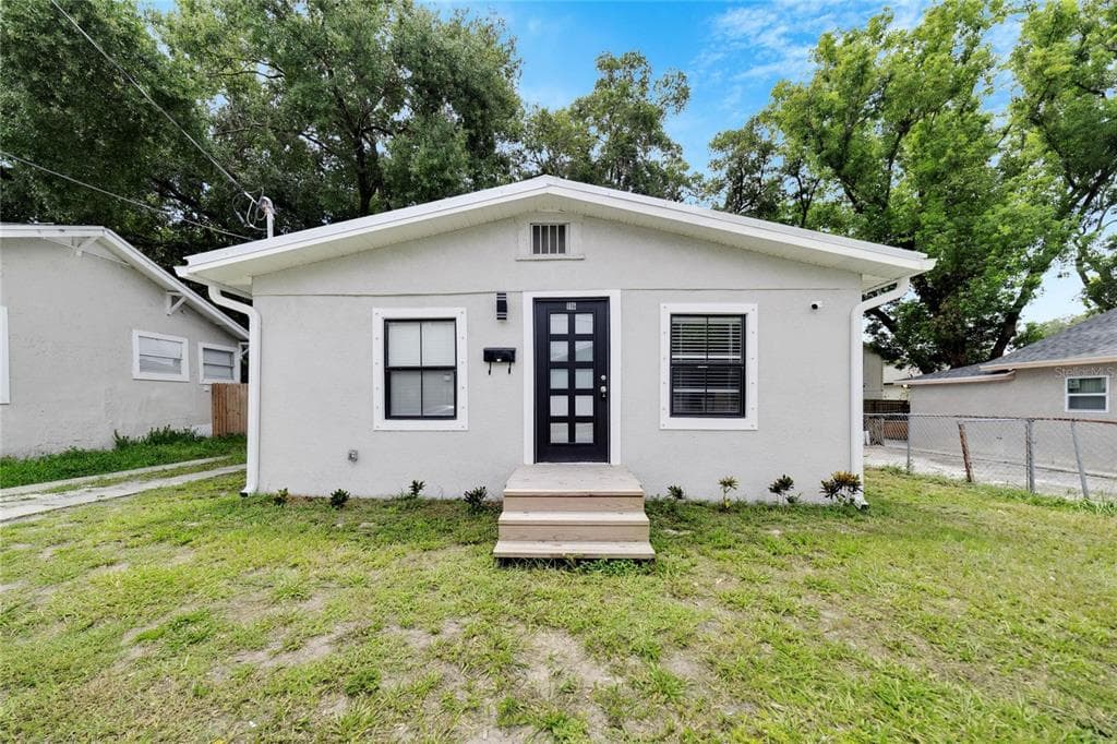 116 W SLIGH AVENUE TAMPA, FL 33604