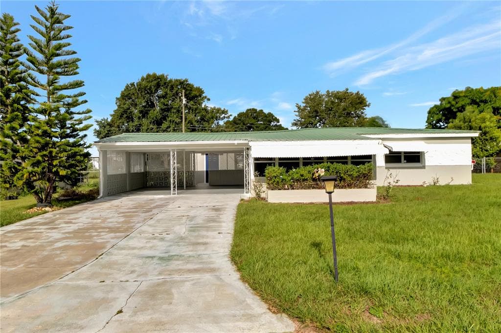 506 THOMAS AVENUE FROSTPROOF, FL 33843