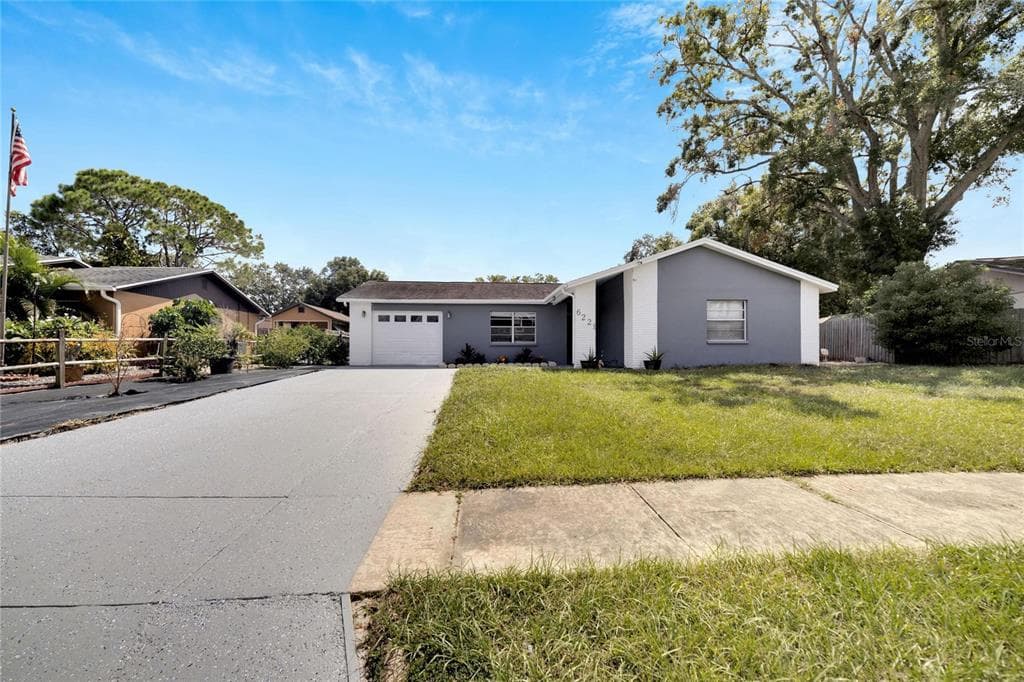 6221 FROST DRIVE TAMPA, FL 33625