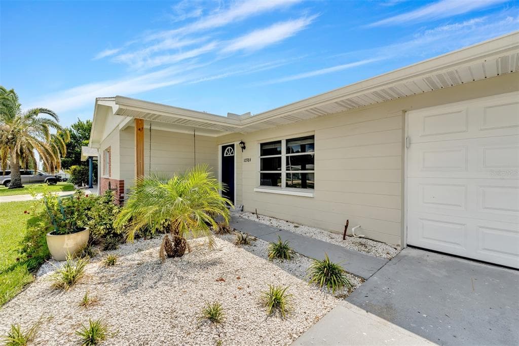 10984 FREEDOM BOULEVARD SEMINOLE, FL 33772
