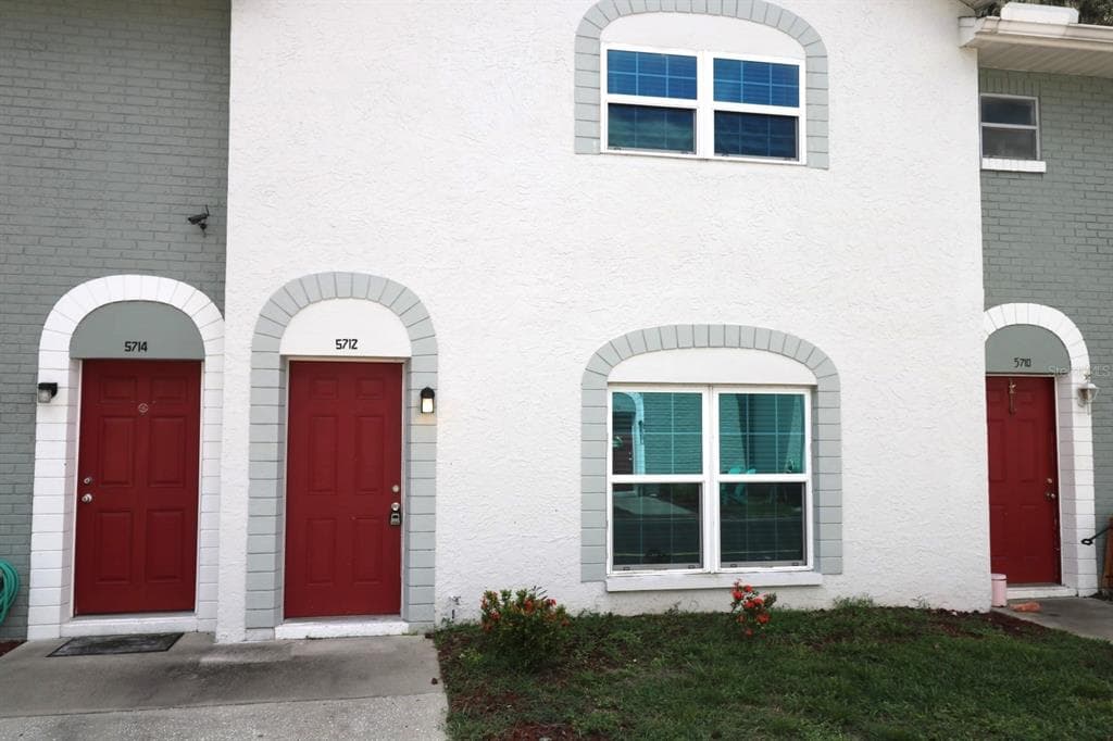 5712 TOWNHOUSE DRIVE NEW PORT RICHEY, FL 34652