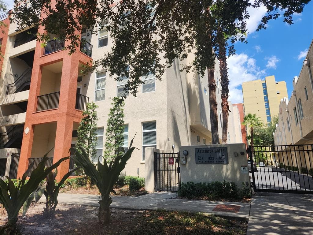 523 4TH AVENUE S UNIT 17 ST PETERSBURG, FL 33701