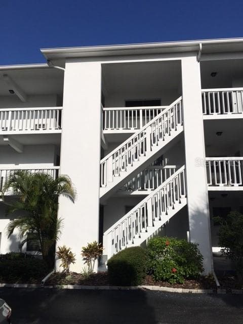 2944 WEST BAY DRIVE UNIT 202 BELLEAIR BLUFFS, FL 33770
