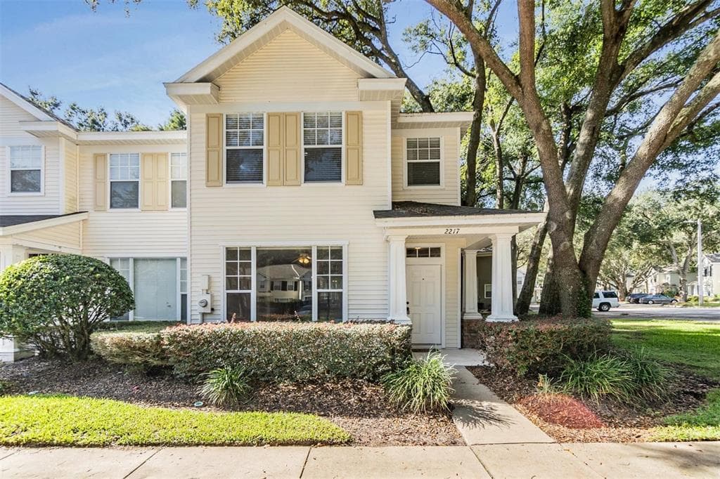2217 GOLDEN OAK LANE VALRICO, FL 33594