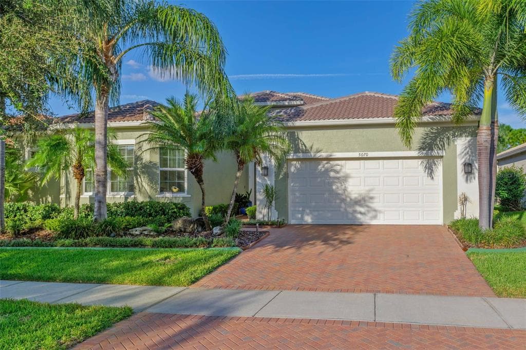 5070 STONE HARBOR CIRCLE WIMAUMA, FL 33598