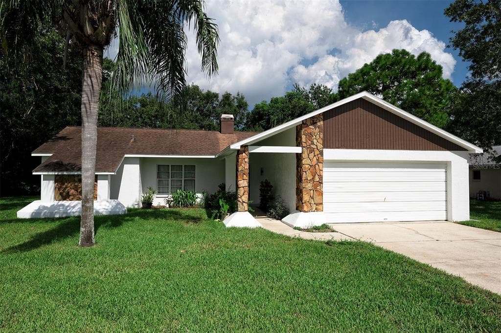 8208 FOREST OAKS BOULEVARD SPRING HILL, FL 34606