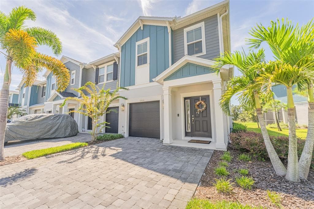 2894 GRAND KEMERTON PLACE TAMPA, FL 33618