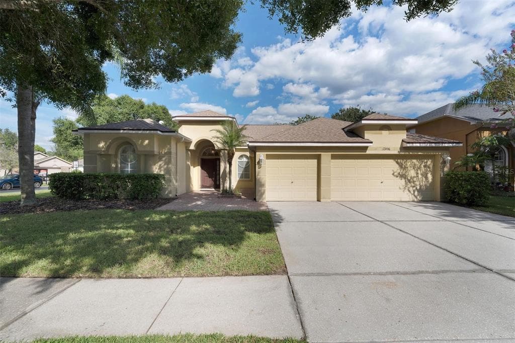 12806 CASTLEMAINE DRIVE TAMPA, FL 33626