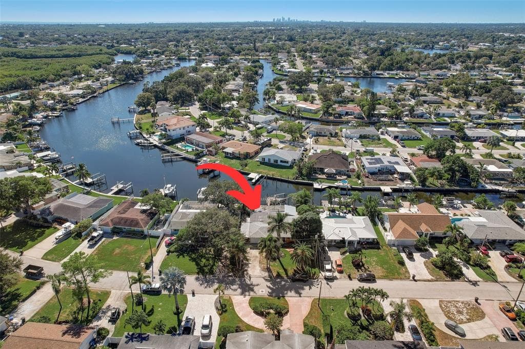 9520 SUN ISLE DRIVE NE ST PETERSBURG, FL 33702