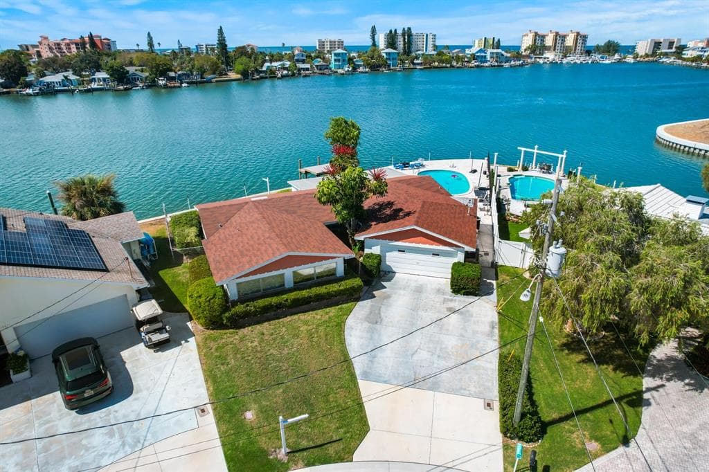 492 CRYSTAL DRIVE MADEIRA BEACH, FL 33708