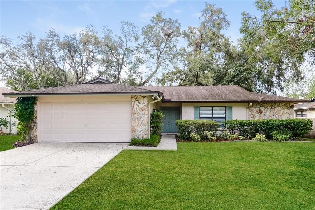 2303 WILLOW BRANCH AVENUE LUTZ, FL 33549