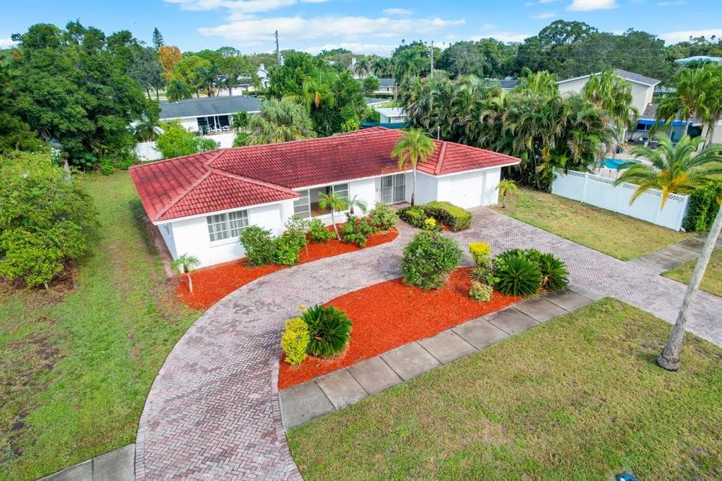1304 INDIAN ROCKS ROAD BELLEAIR, FL 33756