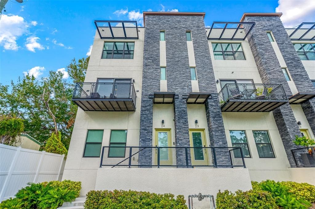 4810 W MCELROY AVENUE UNIT 24 TAMPA, FL 33611