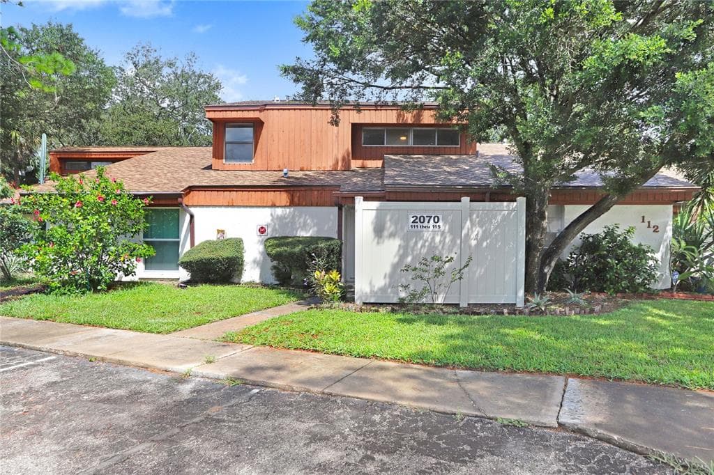2070 SUNSET POINT ROAD UNIT 114 CLEARWATER, FL 33765