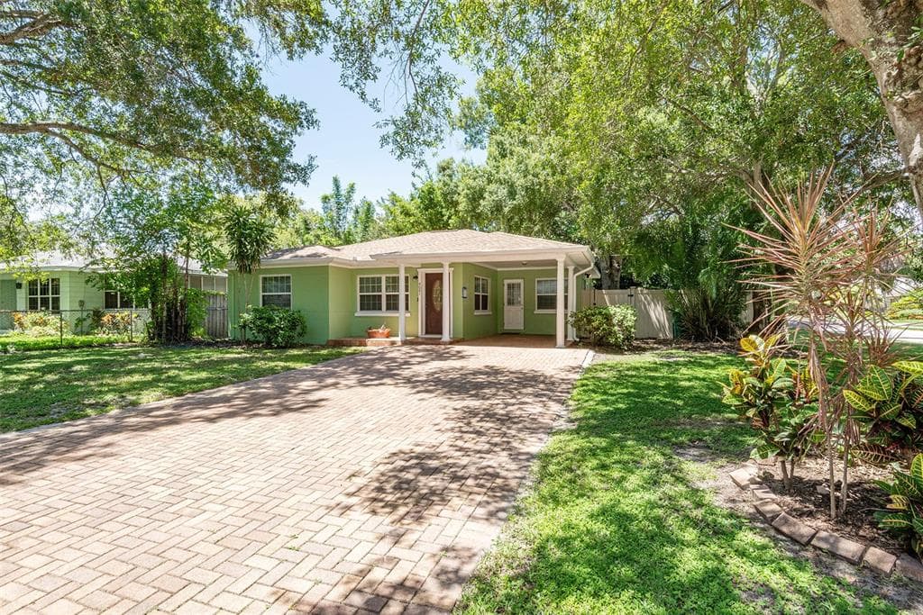 4001 W ESTRELLA STREET TAMPA, FL 33629